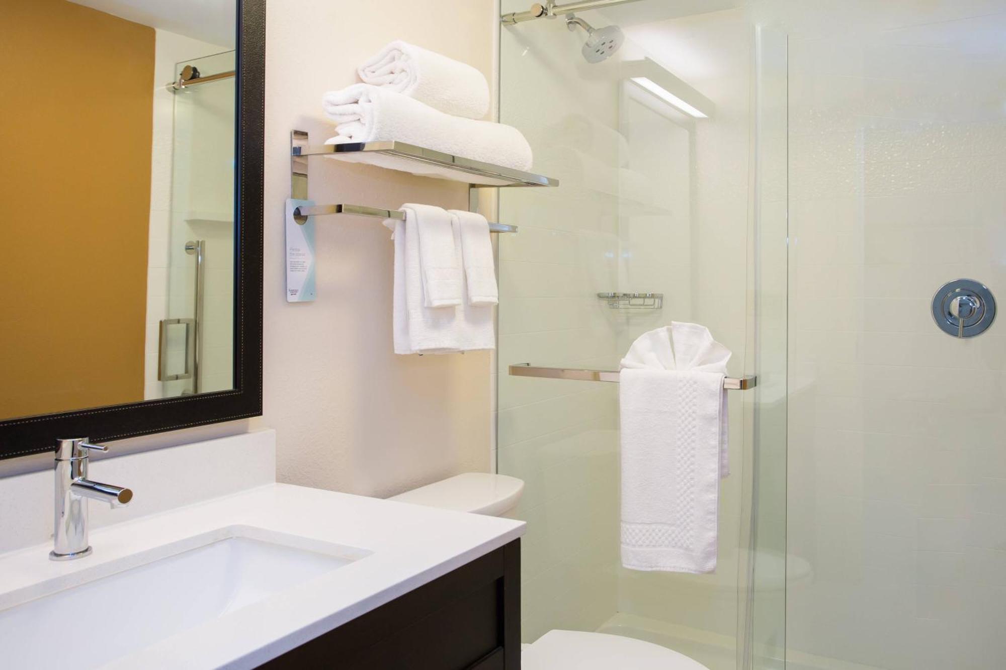 Fairfield By Marriott Inn & Suites Raynham Middleborough/Plymouth Экстерьер фото